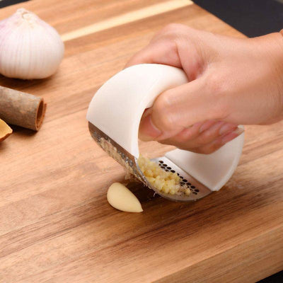 Handheld Stainless Steel Garlic Mincer